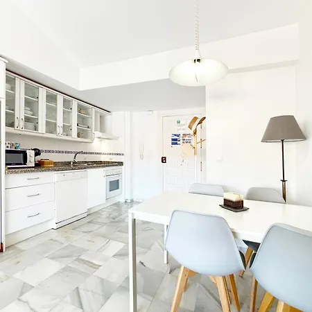 Malagadevacaciones - Elcano 20 *